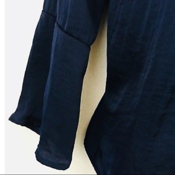 Belle & Sky feminine long sleeve cold shoulder top - Picture 2 of 4